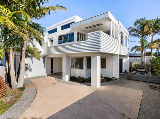 517B Ocean Road, Whangamata