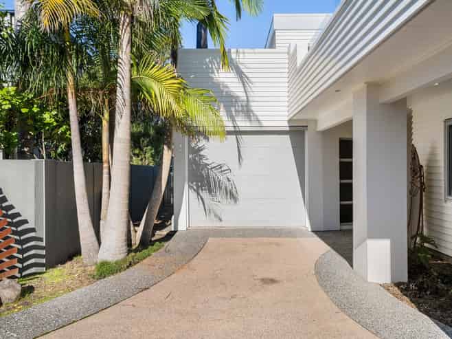 517B Ocean Road, Whangamata