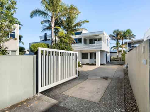 517B Ocean Road, Whangamata