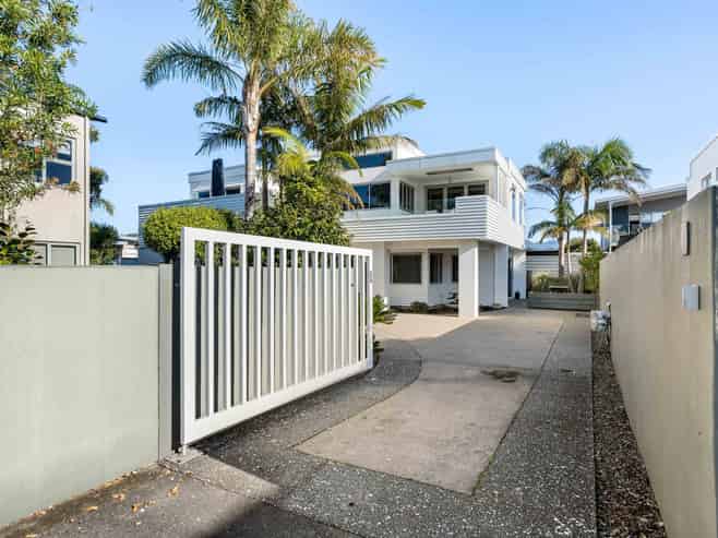 517B Ocean Road, Whangamata