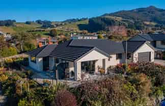 9 Goddard Way, Sawyers Bay