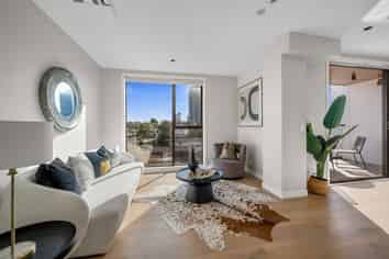 10/12 Burns Avenue, Takapuna