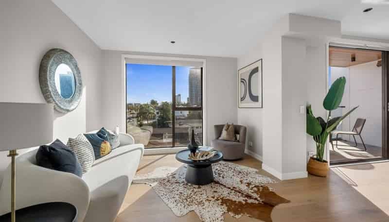 10/12 Burns Avenue, Takapuna