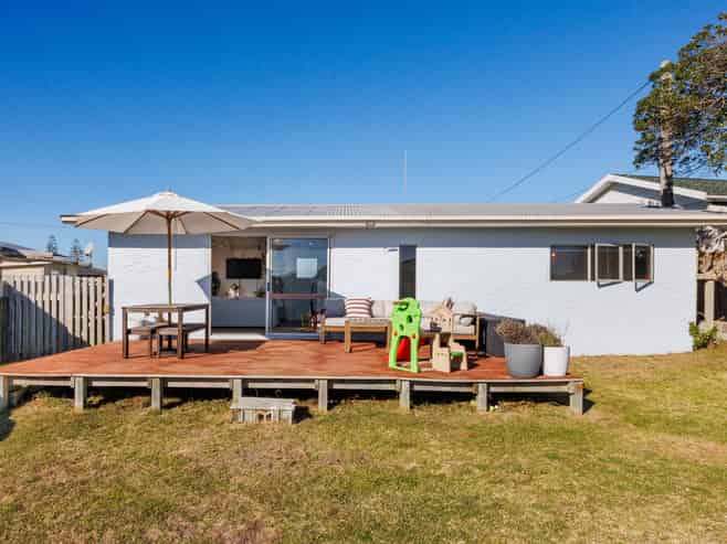 12 Rangitane Street, Himatangi Beach