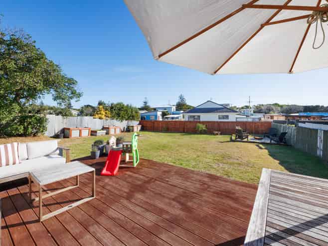 12 Rangitane Street, Himatangi Beach