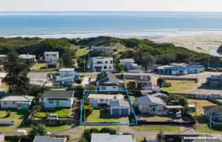 12 Rangitane Street, Himatangi Beach