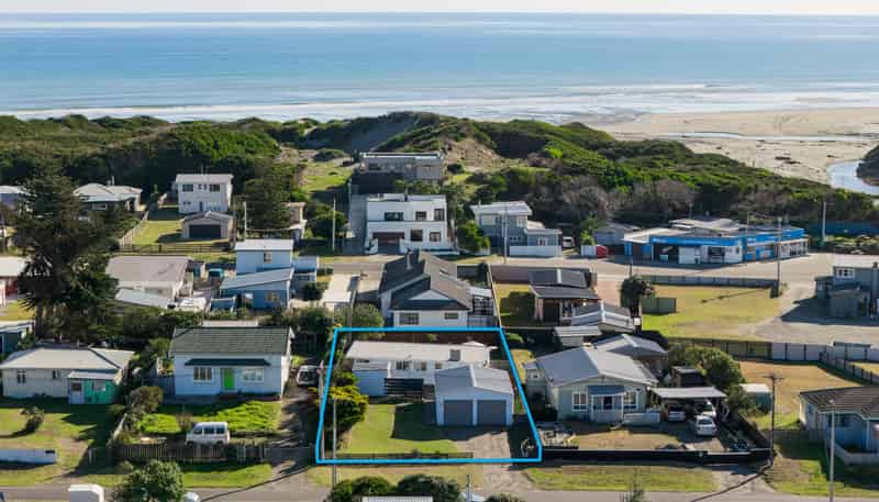 12 Rangitane Street, Himatangi Beach