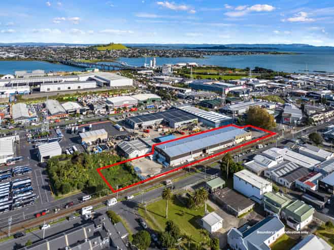 7,568M² LAND WITH 3,483M² WAREHOUSE
