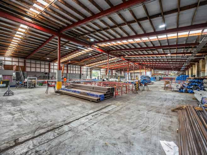 7,568M² LAND WITH 3,483M² WAREHOUSE
