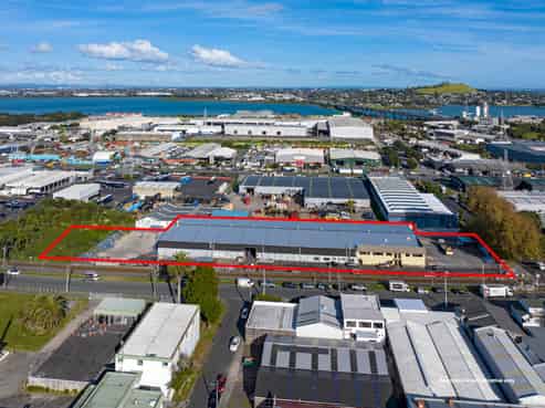7,568M² LAND WITH 3,483M² WAREHOUSE
