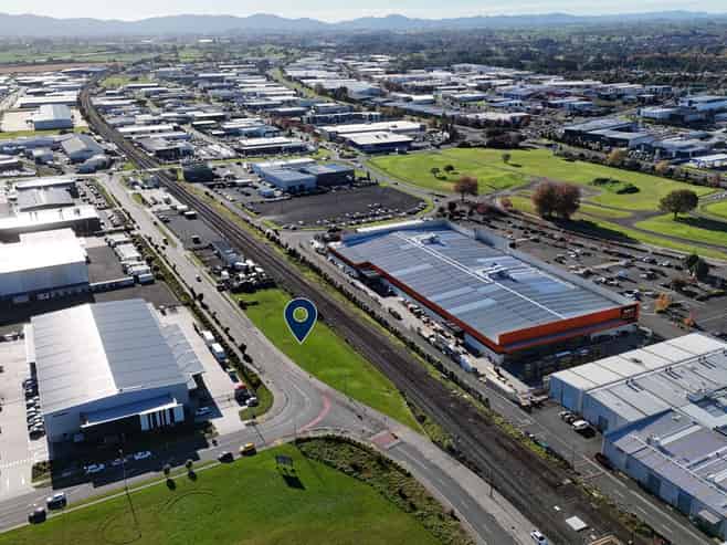 Lease Land or Build to Suit