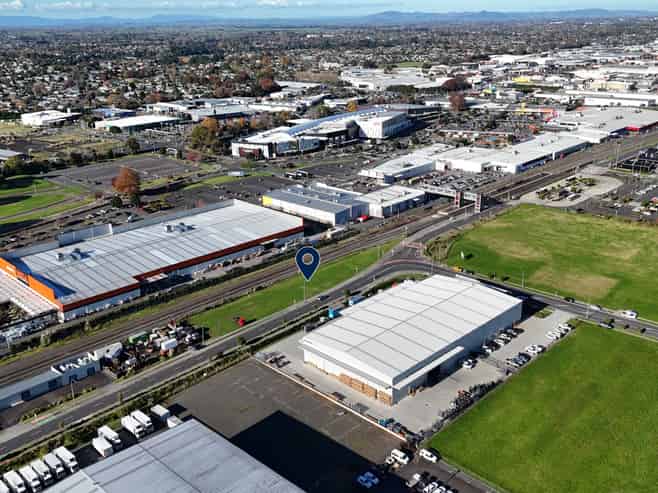 Lease Land or Build to Suit