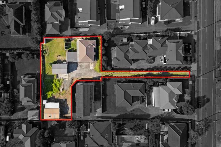 1,739SQM SITE MANGERE BRIDGE $100K BELOW VALUATION - Bild 2