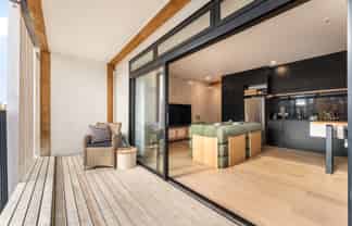 2/163 Hobsonville Point Road, Hobsonville