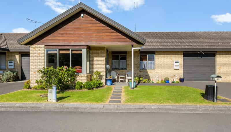 15/262 Centreway Road, Orewa
