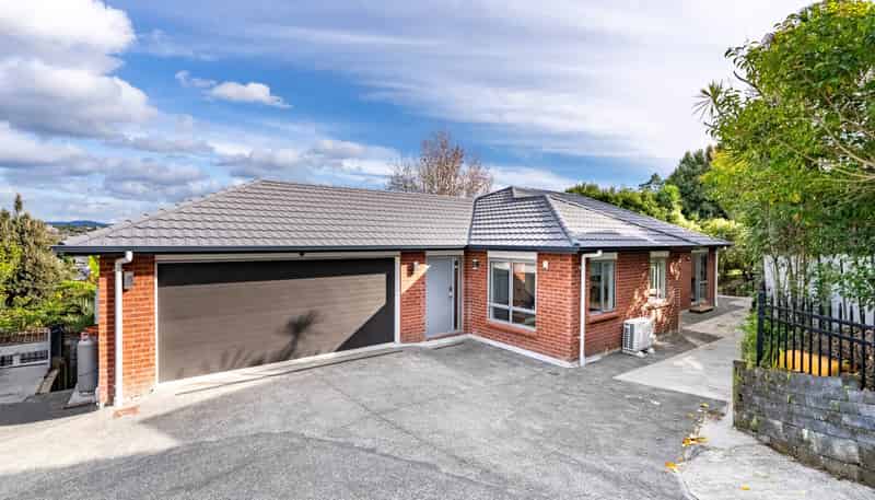 77A Royal Road, Massey