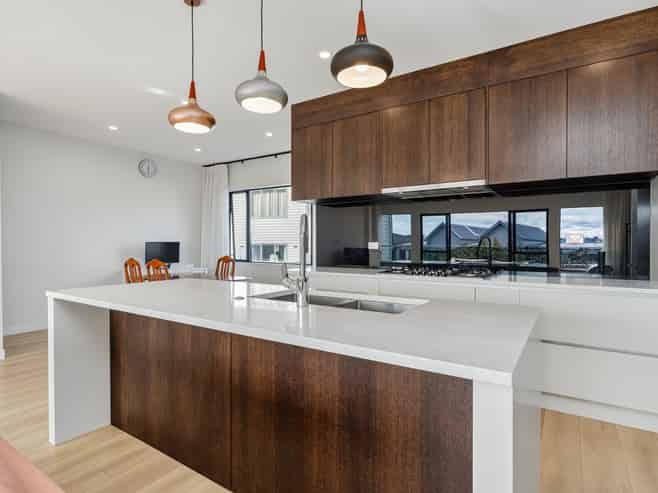 6 Moki Place, Long Bay