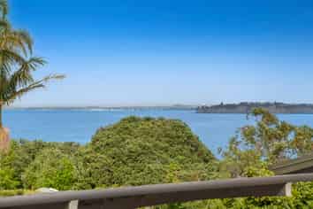 805 Whangaparaoa Road, Manly