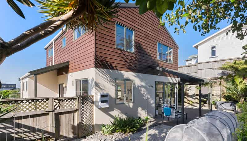2/20 Quadrant Road, Onehunga