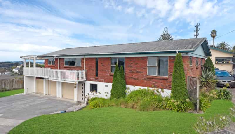 131 Waimumu Road, Massey
