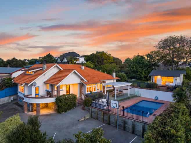 60 Milton Road, Bluff Hill