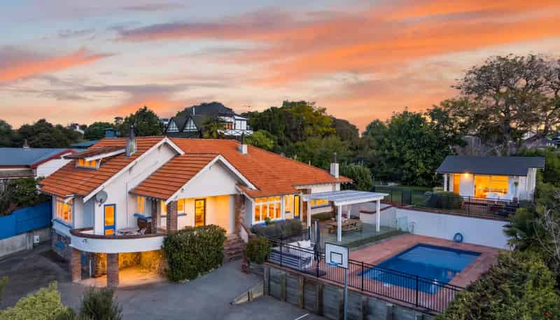 60 Milton Road, Bluff Hill