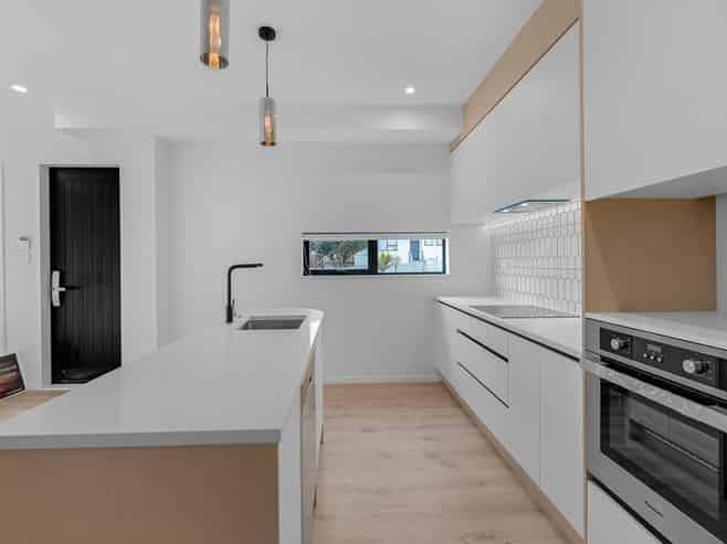 1 Inviting Oasis, Mangere
