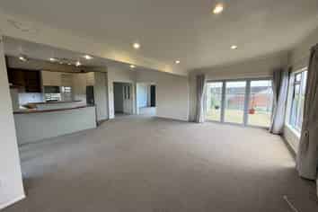 25 Gulf Crest, Bucklands Beach