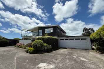 25 Gulf Crest, Bucklands Beach