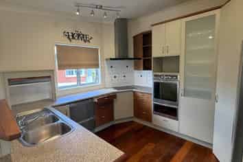 25 Gulf Crest, Bucklands Beach