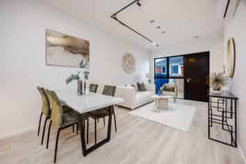4/18 Bradbury Road, Botany Downs