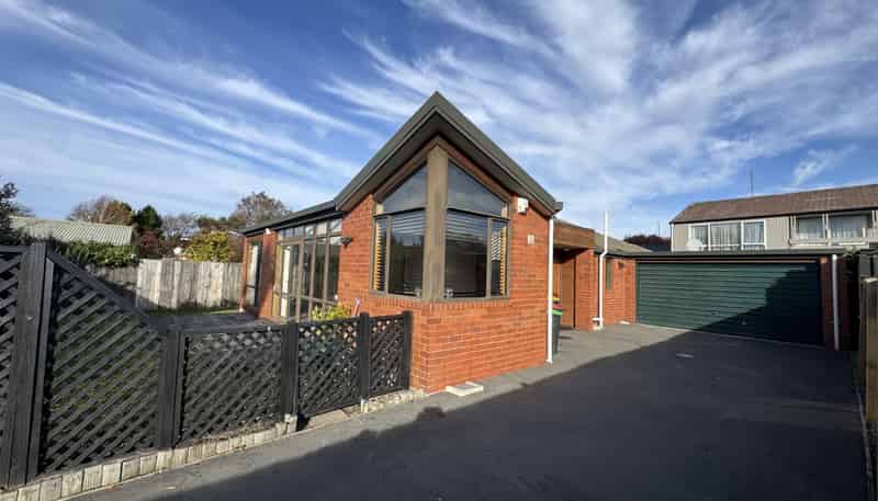 17A Wittys Road, Avonhead