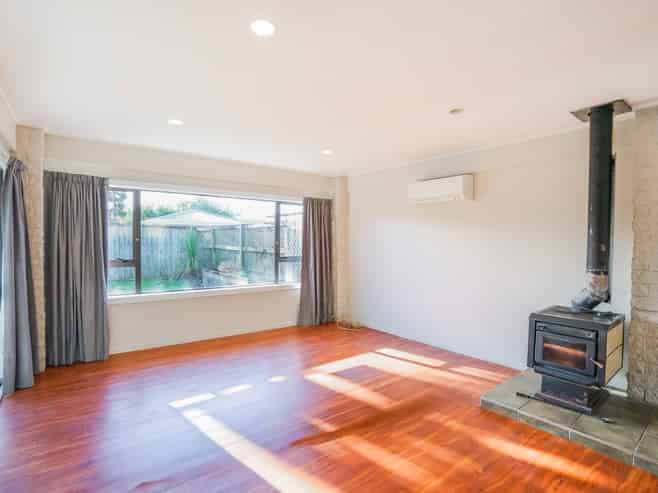 24 Youngs Road, Papakura