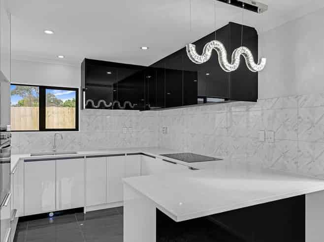1 Breathtaking Piece, Mangere East