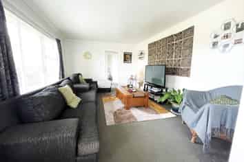 49 Sunline Ave, Massey