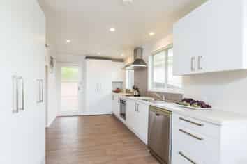 49 Sunline Ave, Massey