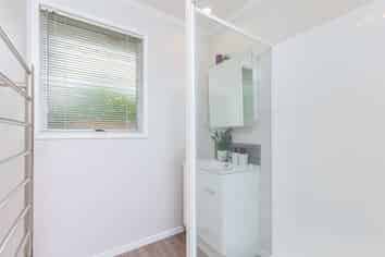 49 Sunline Ave, Massey