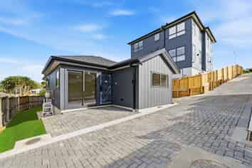 7 Miriam Corban Heights, Henderson