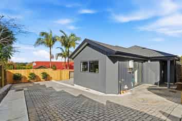 7 Miriam Corban Heights, Henderson
