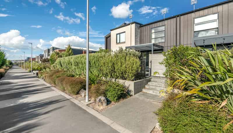 16 Rorida Lane, Flat Bush