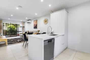 16 Rorida Lane, Flat Bush