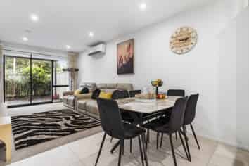 16 Rorida Lane, Flat Bush