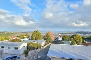 35B Eureka Place, Parahaki
