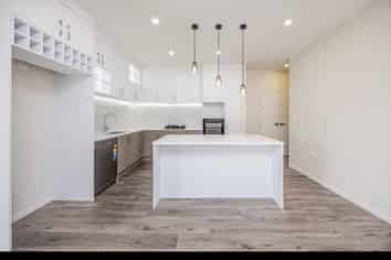 10 Sapwood Crescent, Takanini