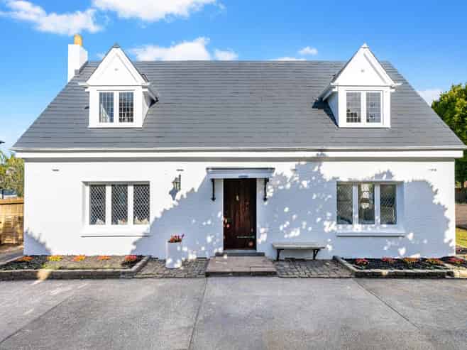 19 Paparoa Road, Cockle Bay