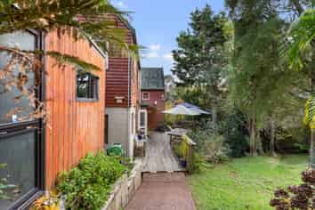 140 Verbena Road, Birkdale