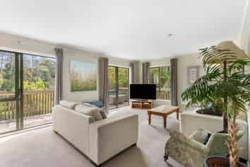 140 Verbena Road, Birkdale