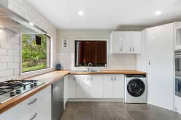 140 Verbena Road, Birkdale