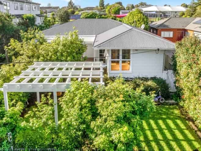 15 Kingdale Road, Henderson