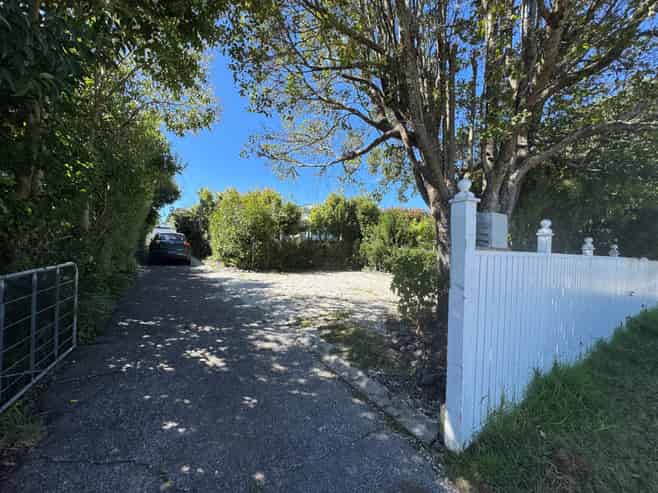 15 Kingdale Road, Henderson